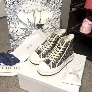 High top, Dior sneakers, comes with original box and bag